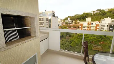 Uma varanda ou terraço em 1063- Excelente apto no centro de Bombinhas