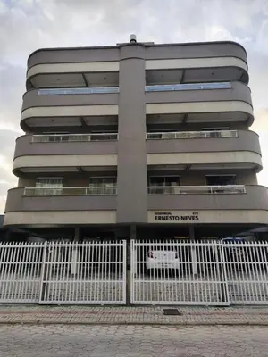O edifício onde o apartamento está situado