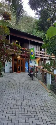 O edifício onde a casa de hóspedes está situado