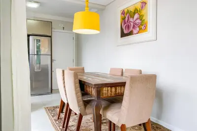 Uma área de estar em Praia de Palmas - Apto 500m da Praia, 2 Dorms - 0180