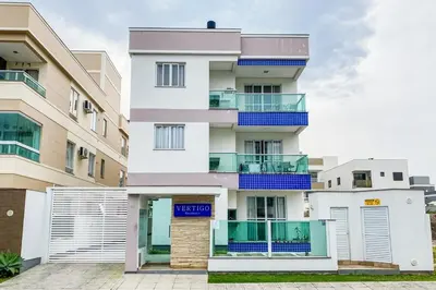 O edifício onde o apartamento está situado