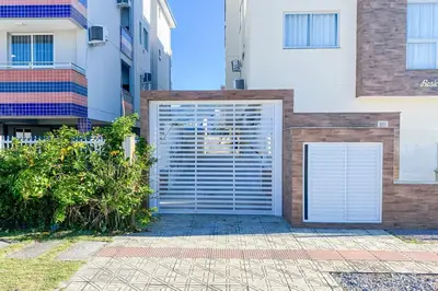 O edifício onde o apartamento está situado