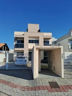 O edifício onde o quarto em acomodação particular está situado