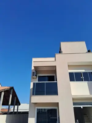 O edifício onde o quarto em acomodação particular está situado