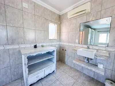 Uma casa de banho em Casa Vila de Palmas - 0340