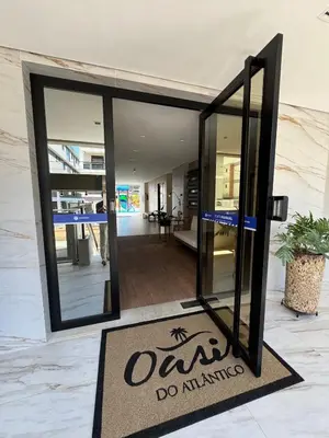 Um certificado, prémio, placa ou documento mostrado em Apto em Home Club com vista para piscina - 550m do mar
