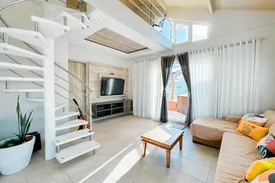 Uma televisão e/ou sistema de entretenimento em Cobertura com jacuzzi Aquecida exclusiva - 0432