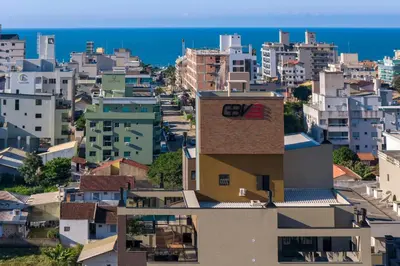 Uma vista do mar geral ou uma vista do mar a partir do apartamento
