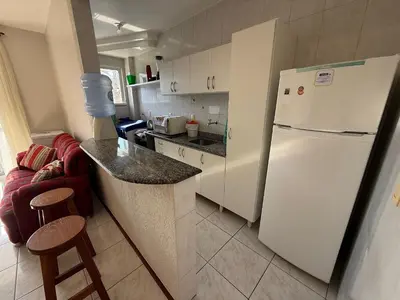 A cozinha ou kitchenette de Cód 115 – Apartamento aconchegante a 50m do mar