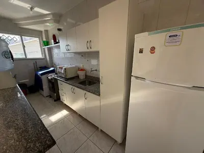 A cozinha ou kitchenette de Cód 115 – Apartamento aconchegante a 50m do mar