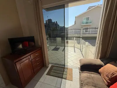 Uma varanda ou terraço em Cód 103 - Apto térreo a 50m do mar na Zona Sul