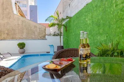 Bebidas em Casa Beija-Flor, Piscina exclusiva, Praia de Bombas, Bombinhas