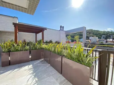 Uma varanda ou terraço em Apto 2 Suítes Próx. à Praia c/ Piscina