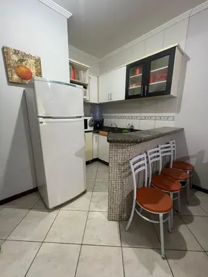 A cozinha ou kitchenette de Apartamento simple e completo a 100mt da praia de Bombas