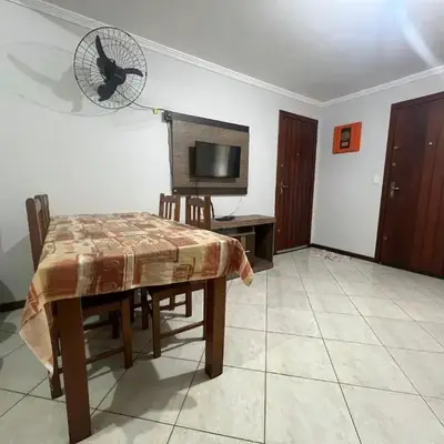 Apartamento simple e completo a 100mt da praia de Bombas
