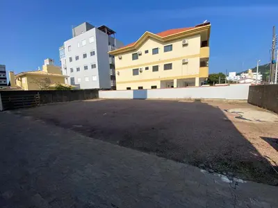 O edifício onde o apartamento está situado