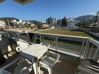 Uma vista geral da montanha ou uma vista da montanha a partir do apartamento