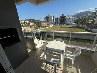 Uma vista geral da montanha ou uma vista da montanha a partir do apartamento