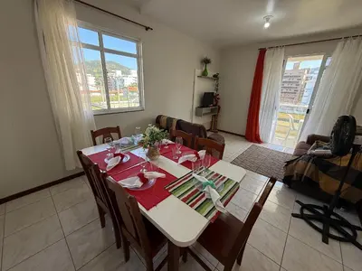 Uma área de estar em Cód 117 - Apartamento aconchegante a 50m do mar