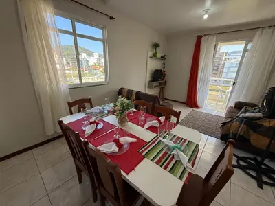 Uma área de estar em Cód 117 - Apartamento aconchegante a 50m do mar