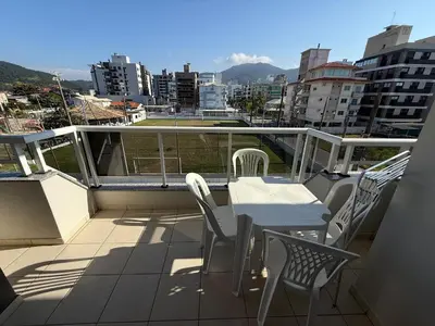 Uma vista geral da montanha ou uma vista da montanha a partir do apartamento
