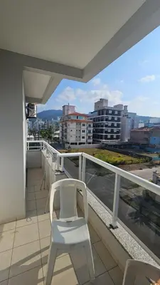 Uma vista geral da montanha ou uma vista da montanha a partir do apartamento
