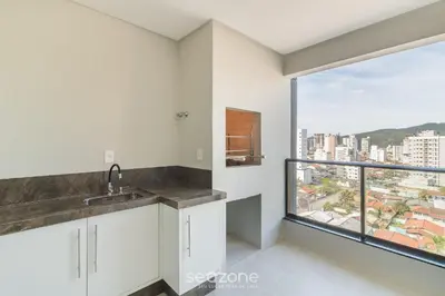 A planta de Apto c/ Churrasqueira a 550m da Praia UPS1002