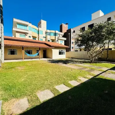 Casa dos Golfinhos a 100 metros da Praia de Palmas