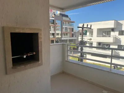 Uma varanda ou terraço em Aproveite Mariscal: Apartamento a 100m do Mar com Conforto e Localização Privilegiada no Edifício Açaí!