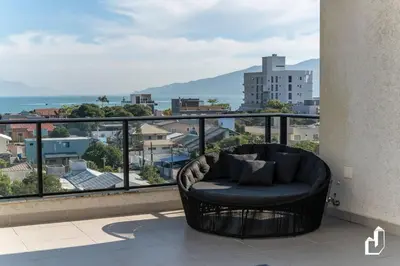 A planta de Cobertura com 03 suítes e vista para o mar