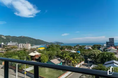 A planta de Cobertura com 03 suítes e vista para o mar