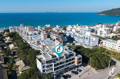 A planta de Cobertura com 03 suítes e vista para o mar