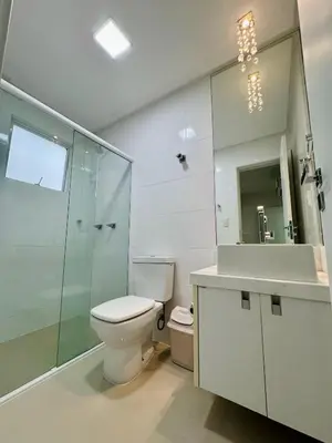 Uma casa de banho em Lindo Apartamento vista MAR Itapema