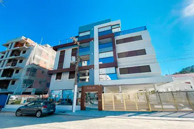 O edifício onde o apartamento está situado