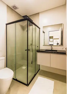 Uma casa de banho em Flats Four Seasons by RD Stays