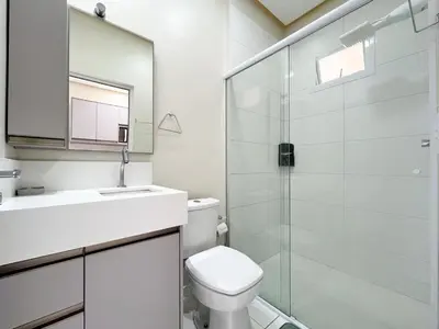 Uma casa de banho em Loft Sol e Mar Exclusivo em Bombinhas 50m da praia