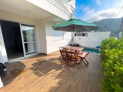 Uma vista geral da montanha ou uma vista da montanha a partir do apartamento