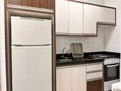 A cozinha ou kitchenette de B275 - Apto 02 quartos em Bombas com churrasqueira