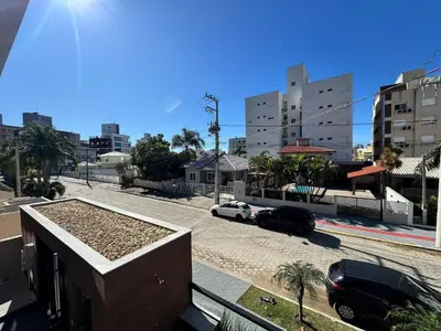 A vizinhança circundante ou próxima do apartamento