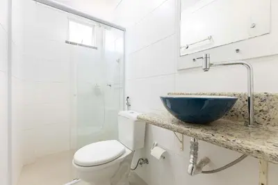 Uma casa de banho em Apartamento Aconchegante na Praia de Bombas