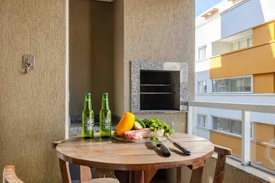 A cozinha ou kitchenette de Apartamento Aconchegante na Praia de Bombas