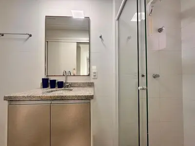 Uma casa de banho em B100 - Apto para aluguel perto da praia 08 pessoas