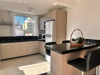 A cozinha ou kitchenette de B122 - Apto para alugar perto da praia de Bombas