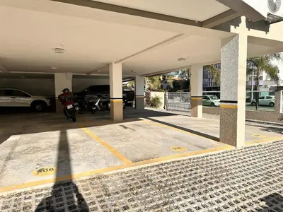 A planta de B122 - Apto para alugar perto da praia de Bombas