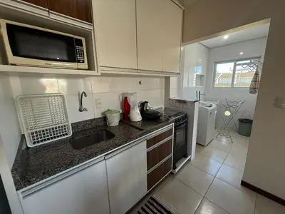 A cozinha ou kitchenette de Cód 178- Apartamento aconchegante á 70m do mar.
