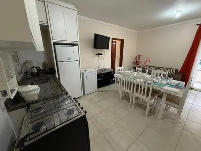 A cozinha ou kitchenette de Cód 179 - Apartamento a 70m do mar com 2 dormitórios em Palmas