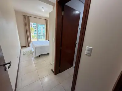 Uma cama ou camas num quarto em Cód 182 - Apartamento bem localizado á 70m do mar