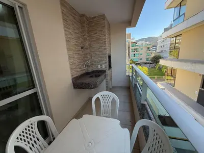 Uma varanda ou terraço em Cód 182 - Apartamento bem localizado á 70m do mar