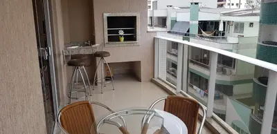 A planta de Ótimo apt 3 suítes, 2 garagens, 75 m da praia, ar