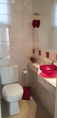A planta de Ótimo apt 3 suítes, 2 garagens, 75 m da praia, ar